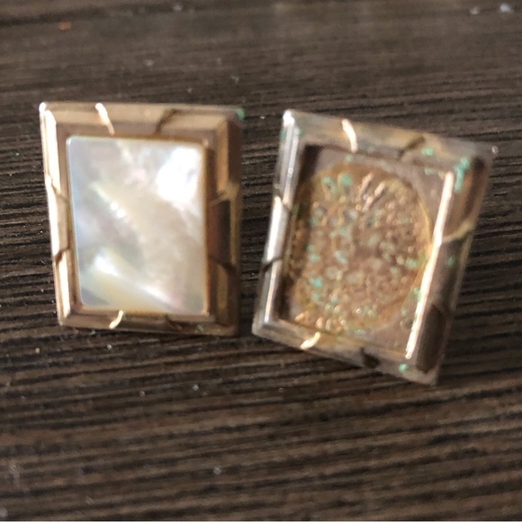 Vintage gold and cream cuff links (tiny Flaw) - Picture 1 of 2
